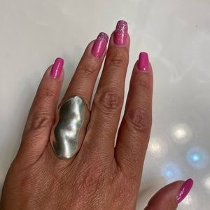 New without tags. Kendra Scott Holland Cocktail Ring Vintage Silver